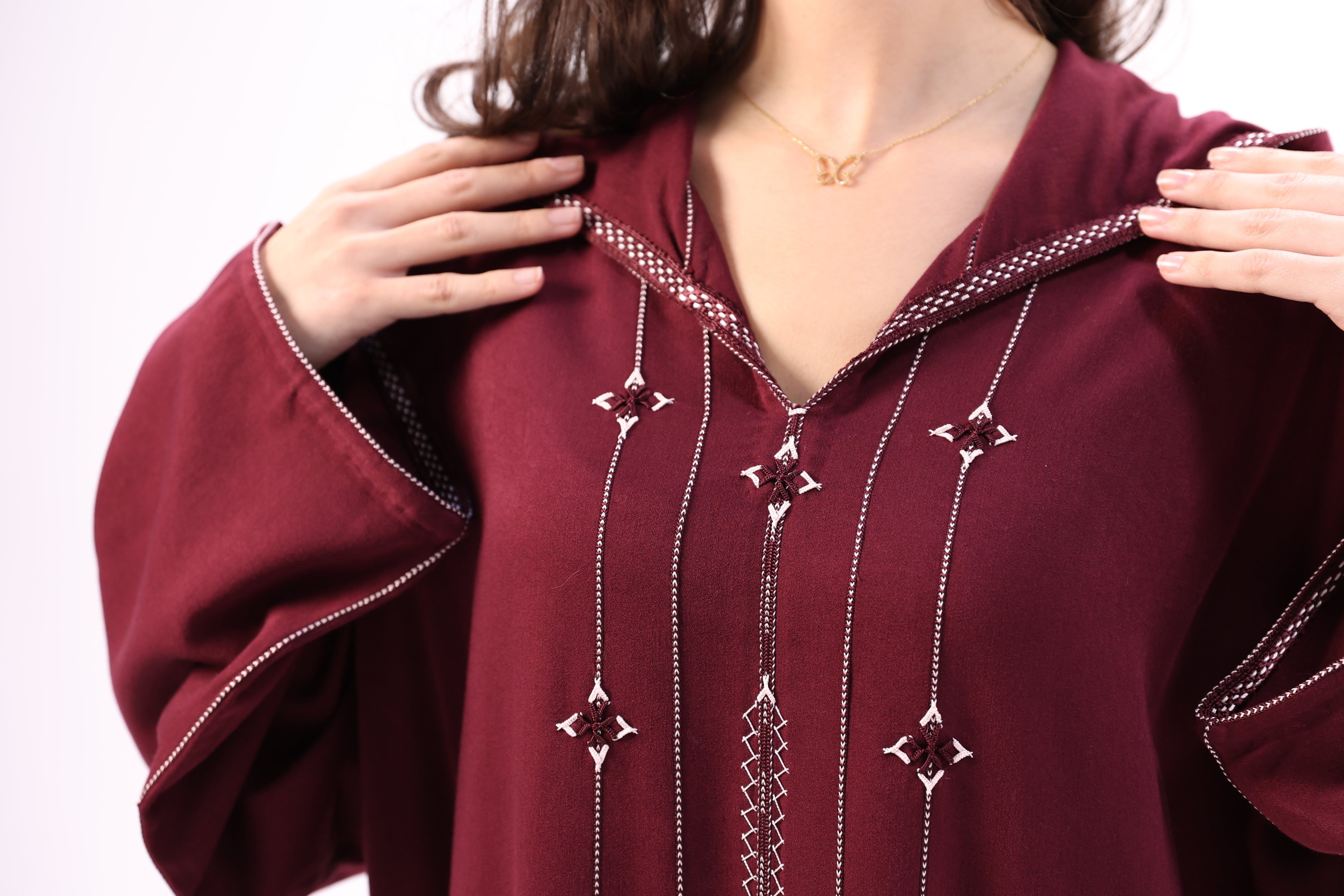 Jellaba Marocaine en Tissu Mlifa – Broderie Berchmane 100% Fait Main - Maraya 2026 - Maraya