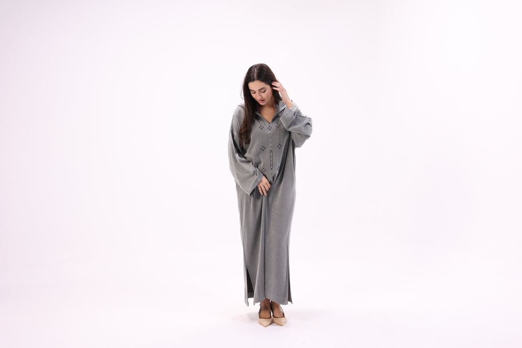 Jellaba Marocaine en Tissu Mlifa – Broderie Berchmane 100% Fait Main - Maraya 2026 - Maraya