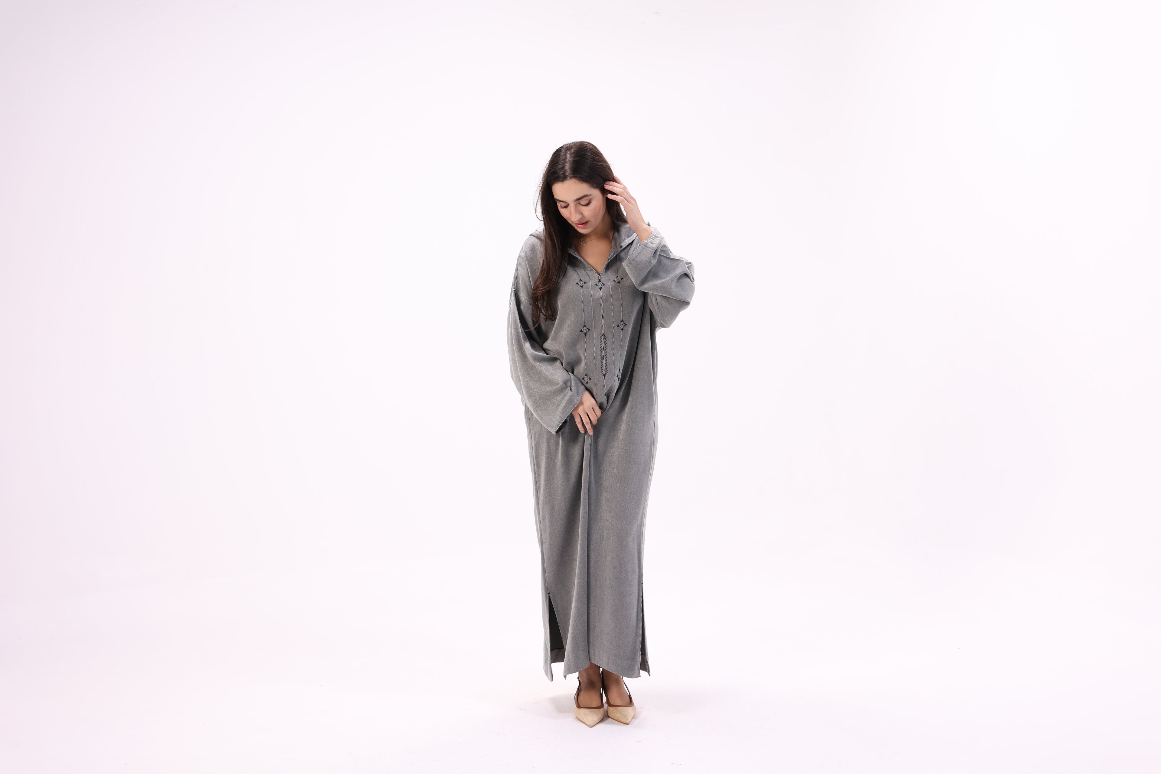 Jellaba Marocaine en Tissu Mlifa – Broderie Berchmane 100% Fait Main - Maraya 2026 - Maraya