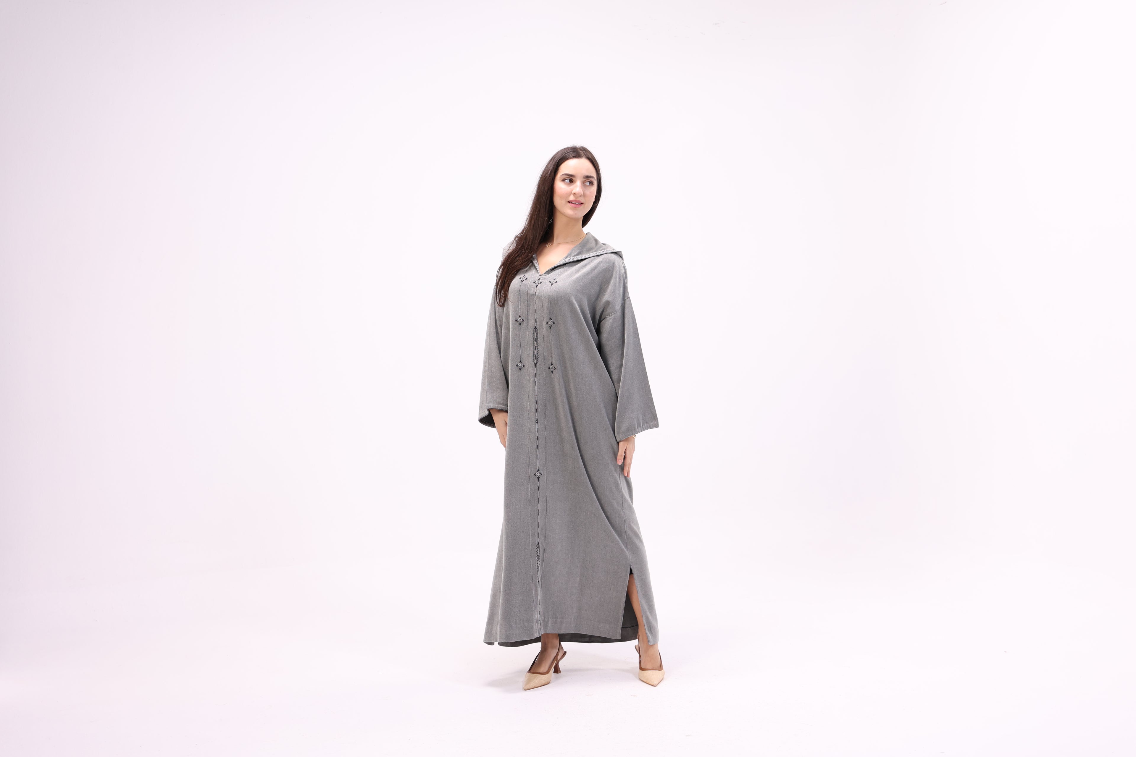 Jellaba Marocaine en Tissu Mlifa – Broderie Berchmane 100% Fait Main - Maraya 2026 - Maraya