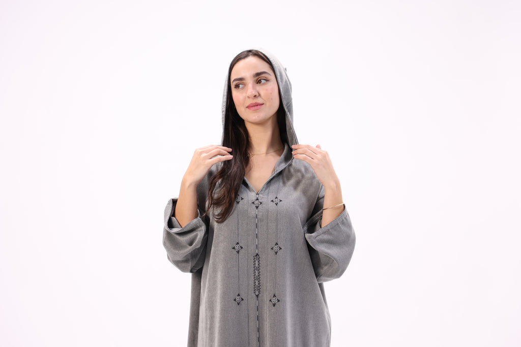 Jellaba Marocaine en Tissu Mlifa – Broderie Berchmane 100% Fait Main - Maraya 2026 - Maraya