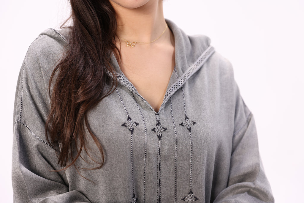 Jellaba Marocaine en Tissu Mlifa – Broderie Berchmane 100% Fait Main - Maraya 2026 - Maraya